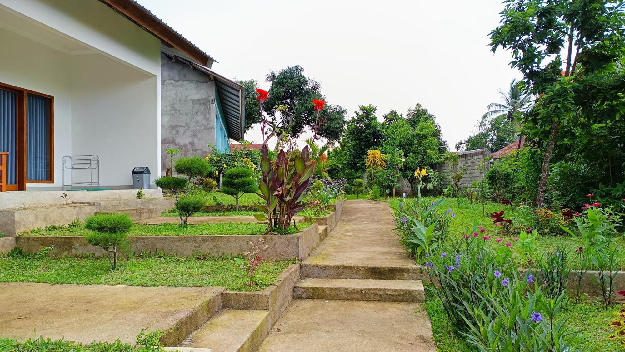 Embun Rinjani Homestay เซอนารู ภายนอก รูปภาพ