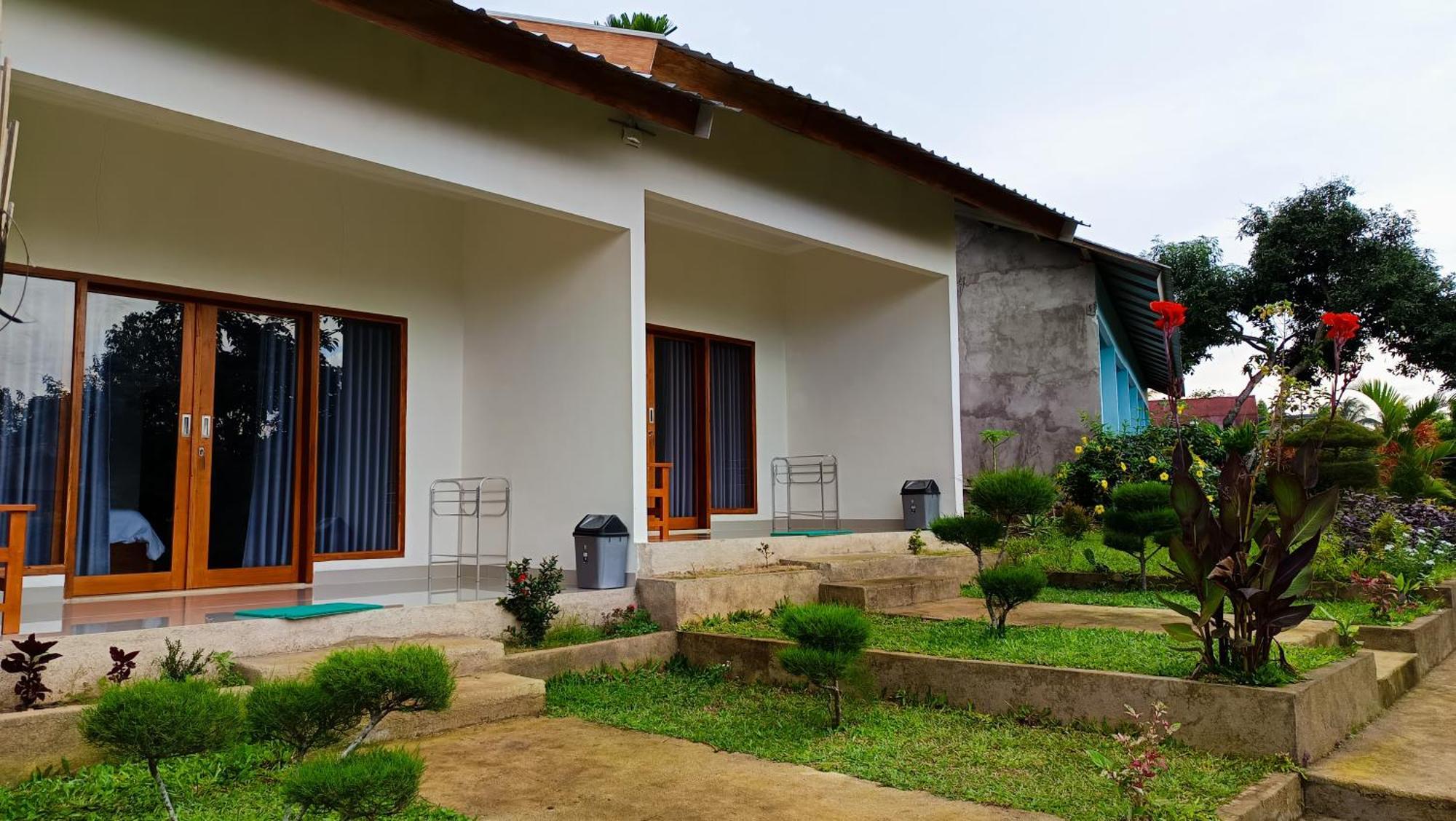Embun Rinjani Homestay เซอนารู ภายนอก รูปภาพ